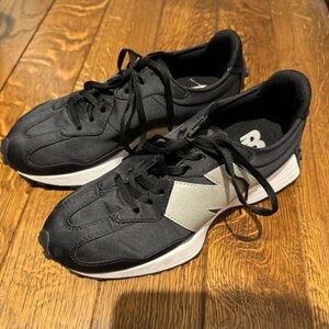 New Balance Women’s lightly worn 327 sneakers
